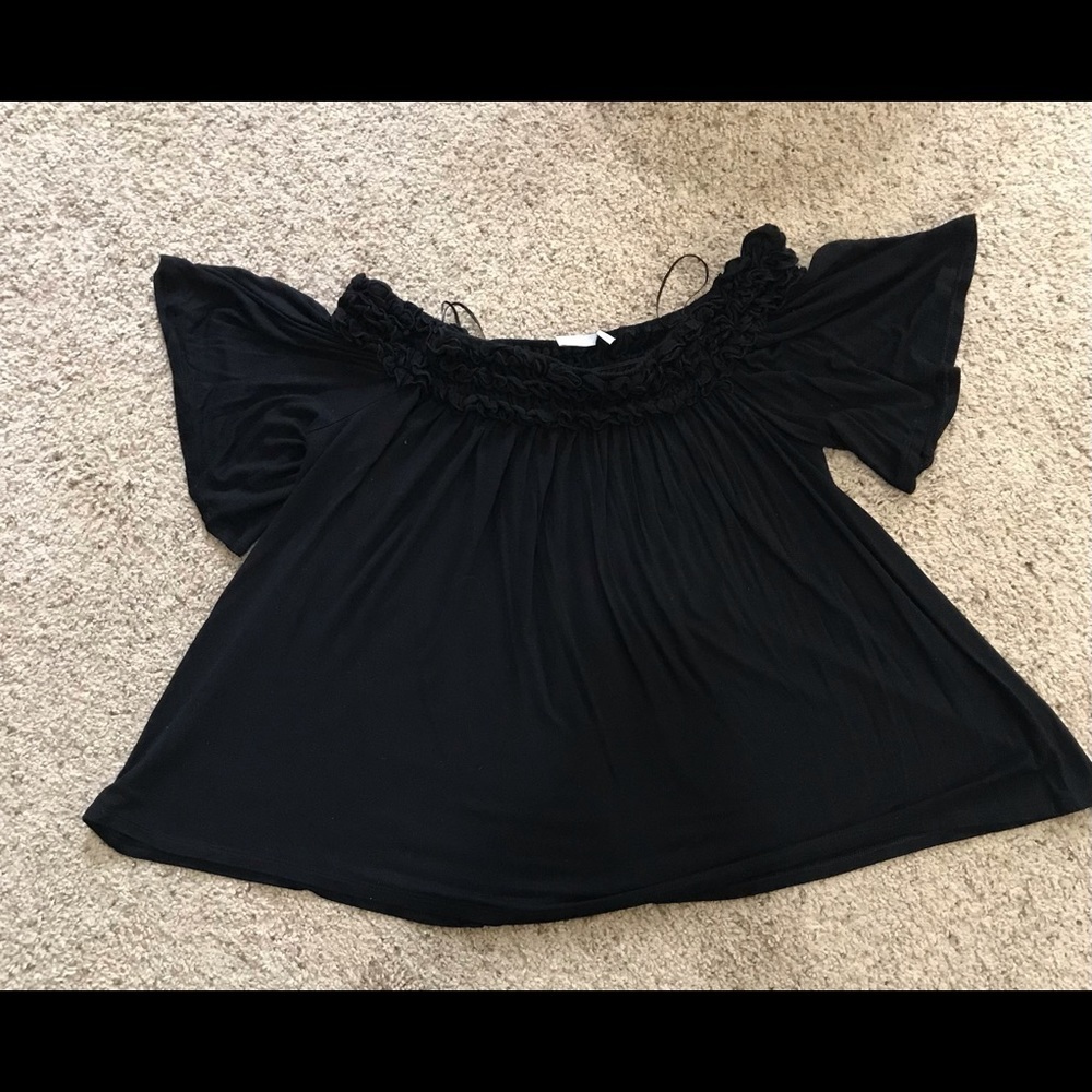 Elle off the shoulders blouse size XL
